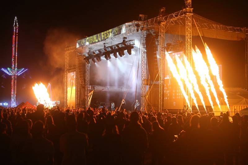 Cibulafest přivezl Kabáty, Mirai, Tublatanku i Team. Haberovi na pódiu přistála podprsenka a riflové kraťase