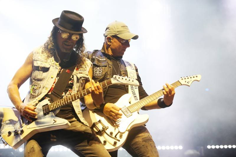 Cibulafest přivezl Kabáty, Mirai, Tublatanku i Team. Haberovi na pódiu přistála podprsenka a riflové kraťase