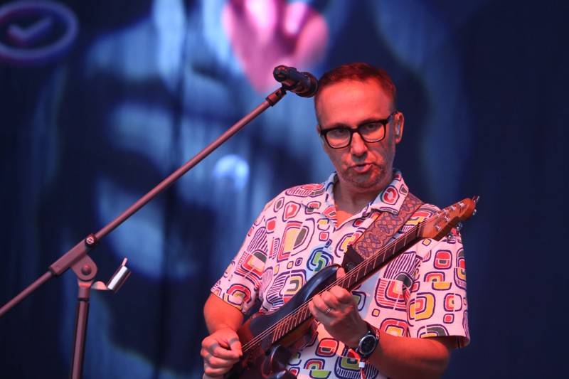 Cibulafest přivezl Kabáty, Mirai, Tublatanku i Team. Haberovi na pódiu přistála podprsenka a riflové kraťase