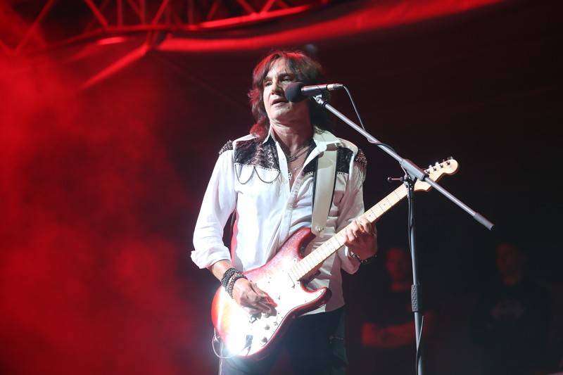 Cibulafest přivezl Kabáty, Mirai, Tublatanku i Team. Haberovi na pódiu přistála podprsenka a riflové kraťase