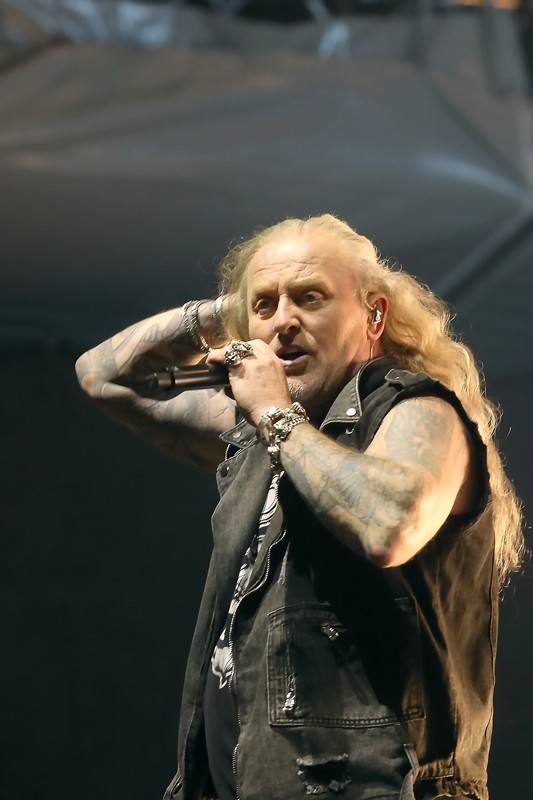 Cibulafest přivezl Kabáty, Mirai, Tublatanku i Team. Haberovi na pódiu přistála podprsenka a riflové kraťase