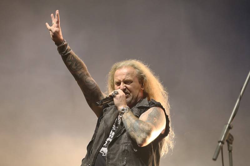 Cibulafest přivezl Kabáty, Mirai, Tublatanku i Team. Haberovi na pódiu přistála podprsenka a riflové kraťase