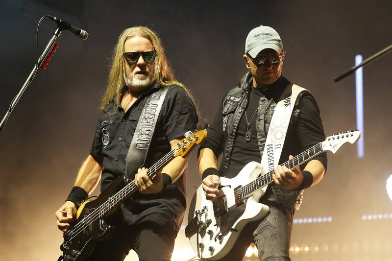 Cibulafest přivezl Kabáty, Mirai, Tublatanku i Team. Haberovi na pódiu přistála podprsenka a riflové kraťase