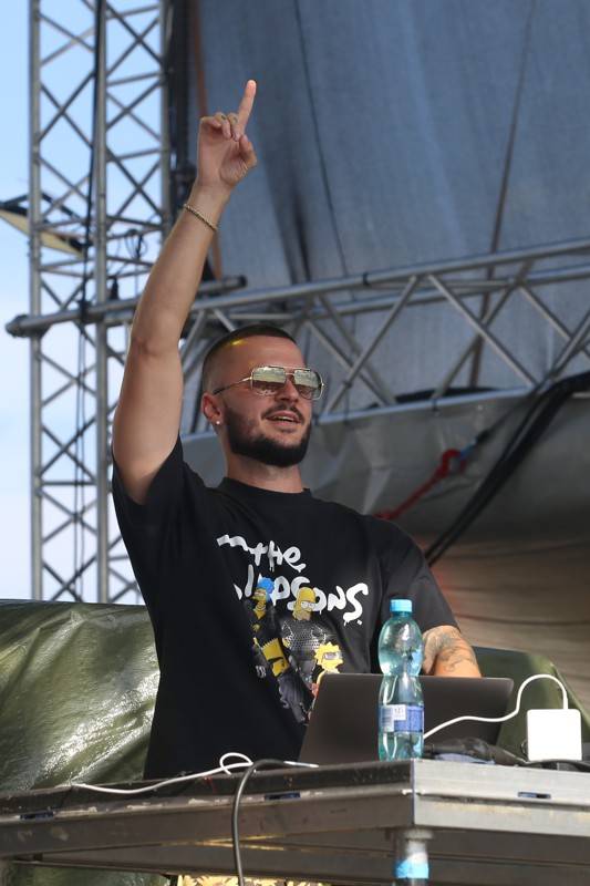 Cibulafest přivezl Kabáty, Mirai, Tublatanku i Team. Haberovi na pódiu přistála podprsenka a riflové kraťase