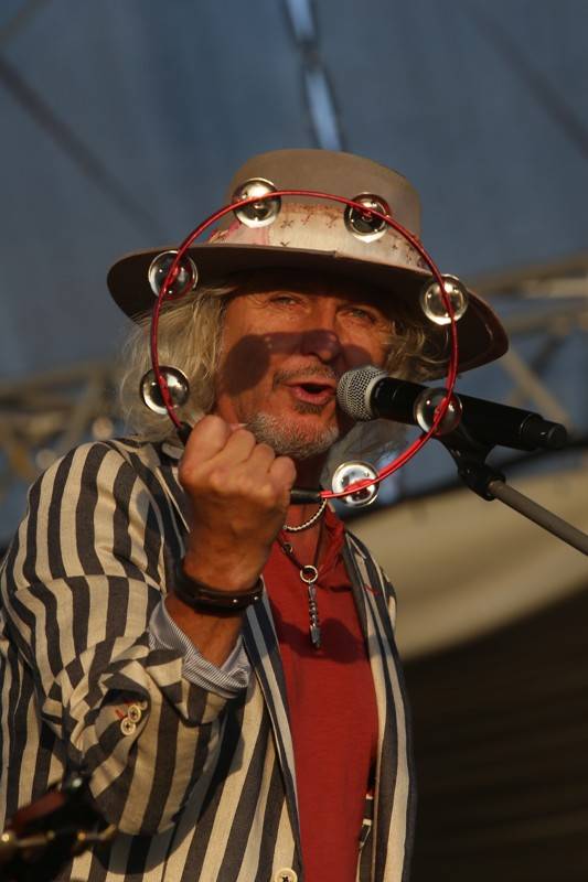 Cibulafest přivezl Kabáty, Mirai, Tublatanku i Team. Haberovi na pódiu přistála podprsenka a riflové kraťase