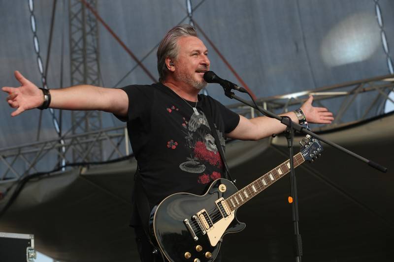 Cibulafest přivezl Kabáty, Mirai, Tublatanku i Team. Haberovi na pódiu přistála podprsenka a riflové kraťase