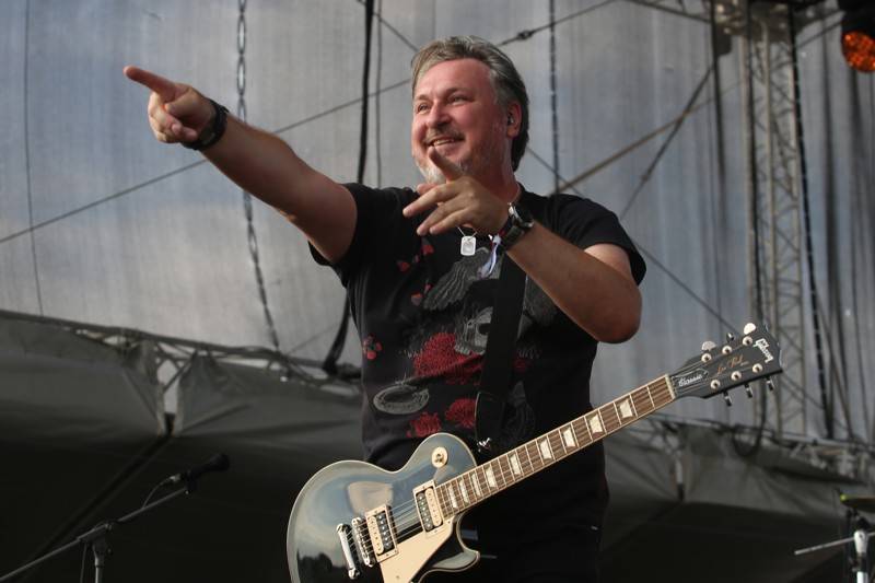 Cibulafest přivezl Kabáty, Mirai, Tublatanku i Team. Haberovi na pódiu přistála podprsenka a riflové kraťase