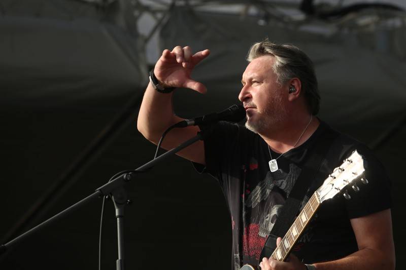 Cibulafest přivezl Kabáty, Mirai, Tublatanku i Team. Haberovi na pódiu přistála podprsenka a riflové kraťase