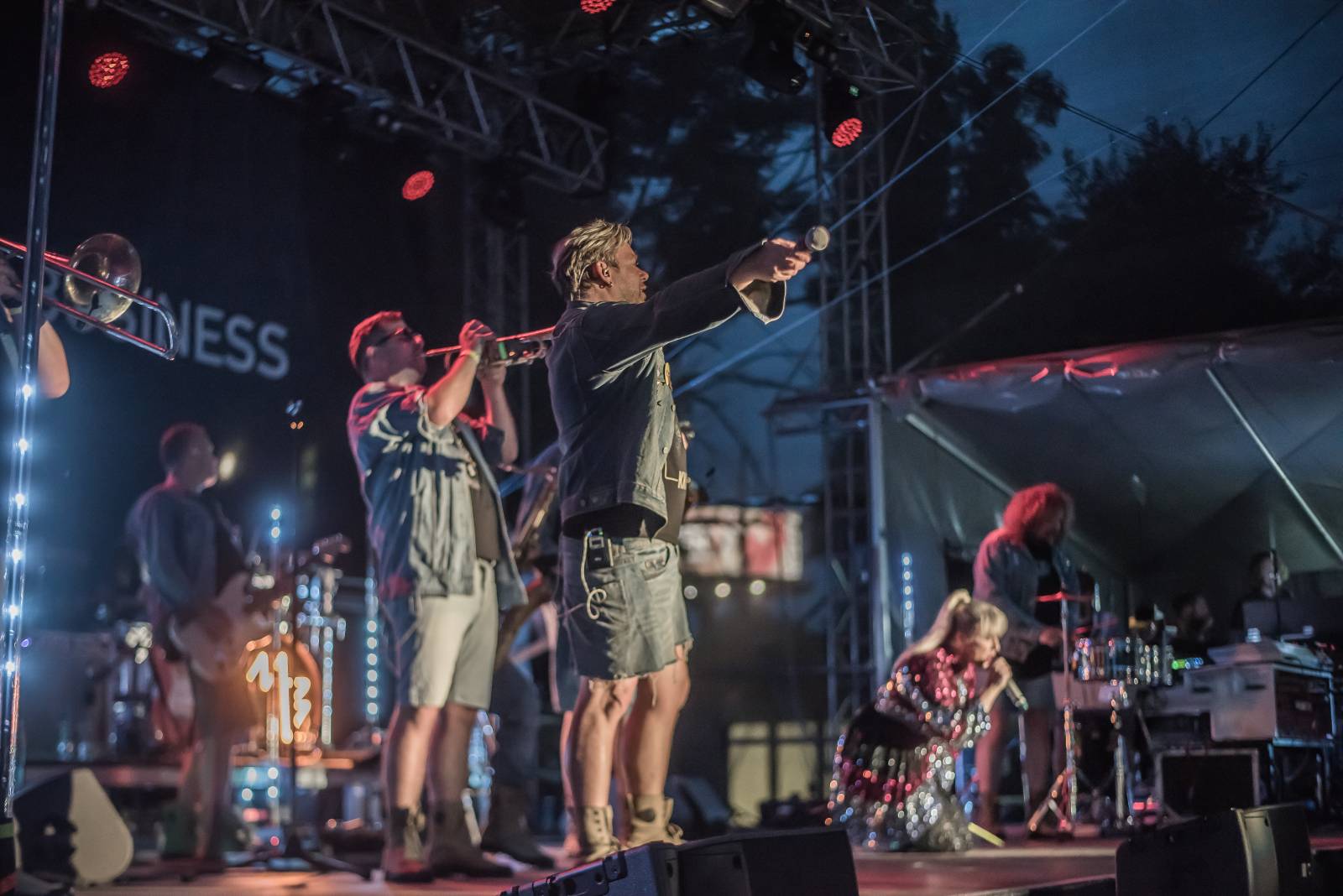 Monkey Business rozjeli v Ledárnách divokou funkovou show