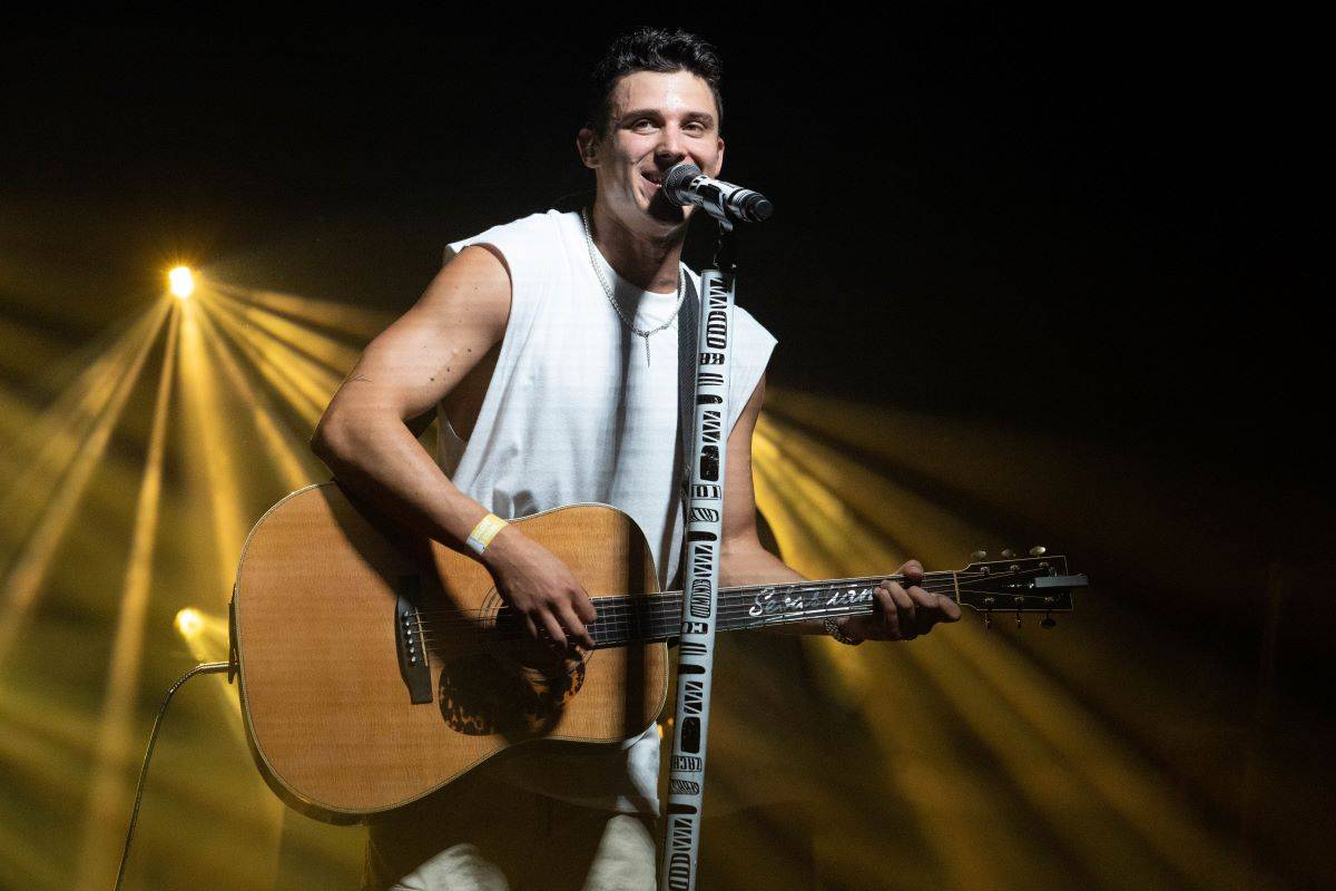 Na Benátské! to rozjeli Mirai, Sebastian či Mňága a Žďorp, Harlej házeli do davu obří nafukovací balóny