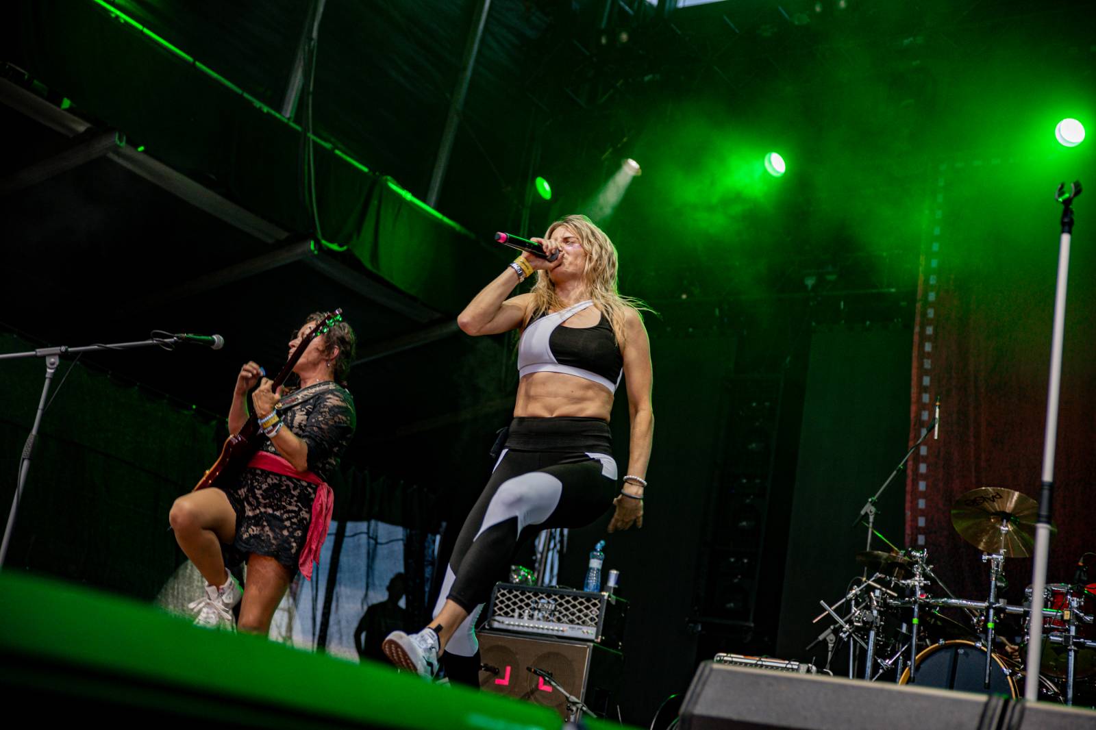 Tomáš Klus neváhal a vyrazil na Švihově mezi fanoušky. Na hradě zahráli i Kryštof, Gaia Mesiah nebo Anna K.