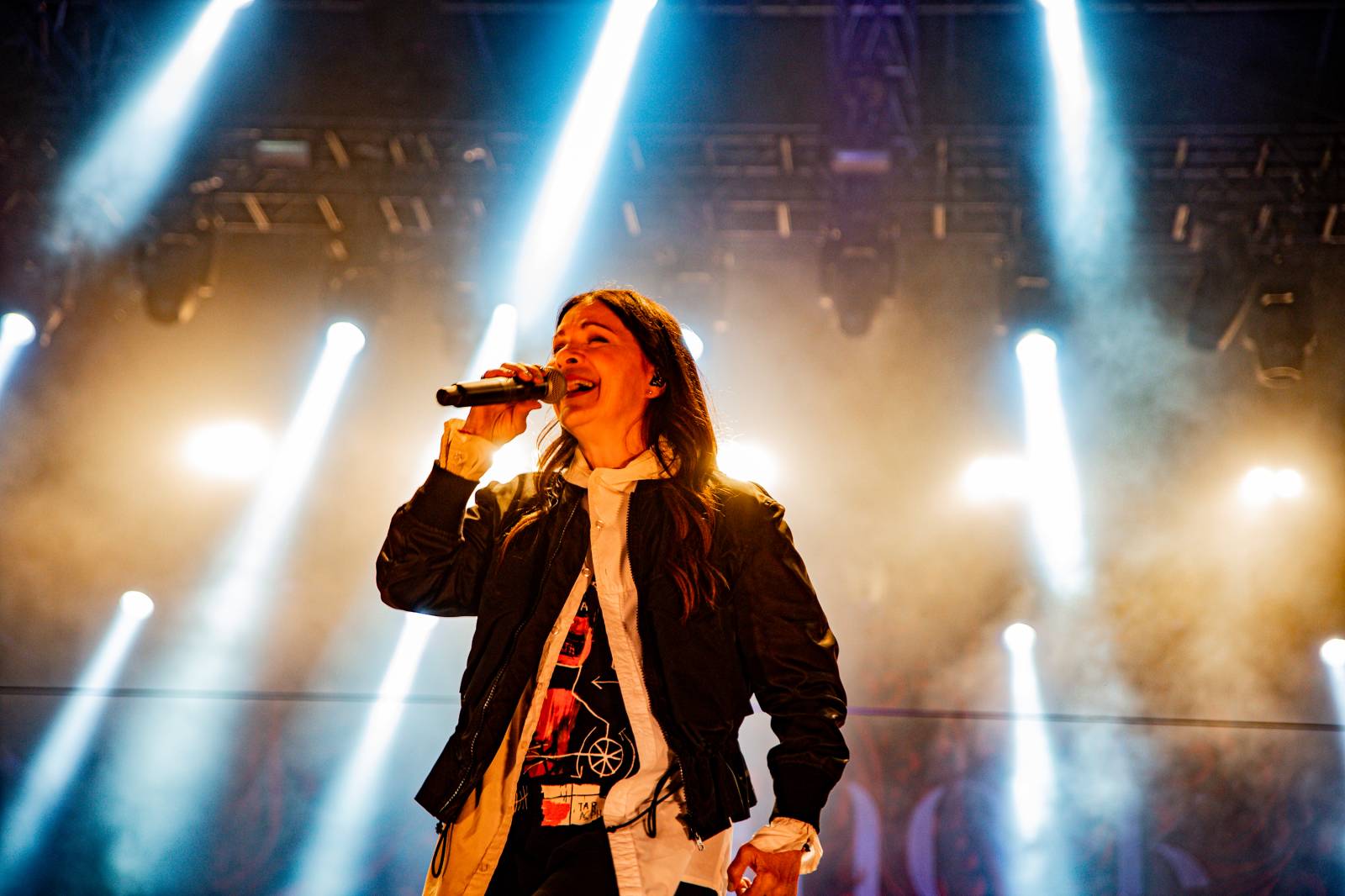 Tomáš Klus neváhal a vyrazil na Švihově mezi fanoušky. Na hradě zahráli i Kryštof, Gaia Mesiah nebo Anna K.