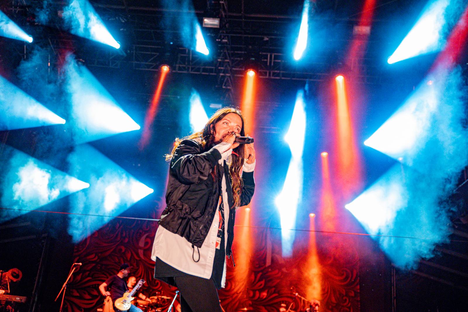 Tomáš Klus neváhal a vyrazil na Švihově mezi fanoušky. Na hradě zahráli i Kryštof, Gaia Mesiah nebo Anna K.