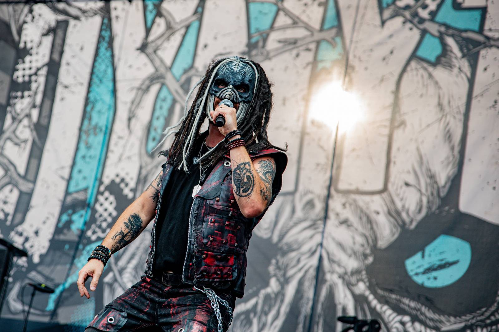 Tomáš Klus neváhal a vyrazil na Švihově mezi fanoušky. Na hradě zahráli i Kryštof, Gaia Mesiah nebo Anna K.