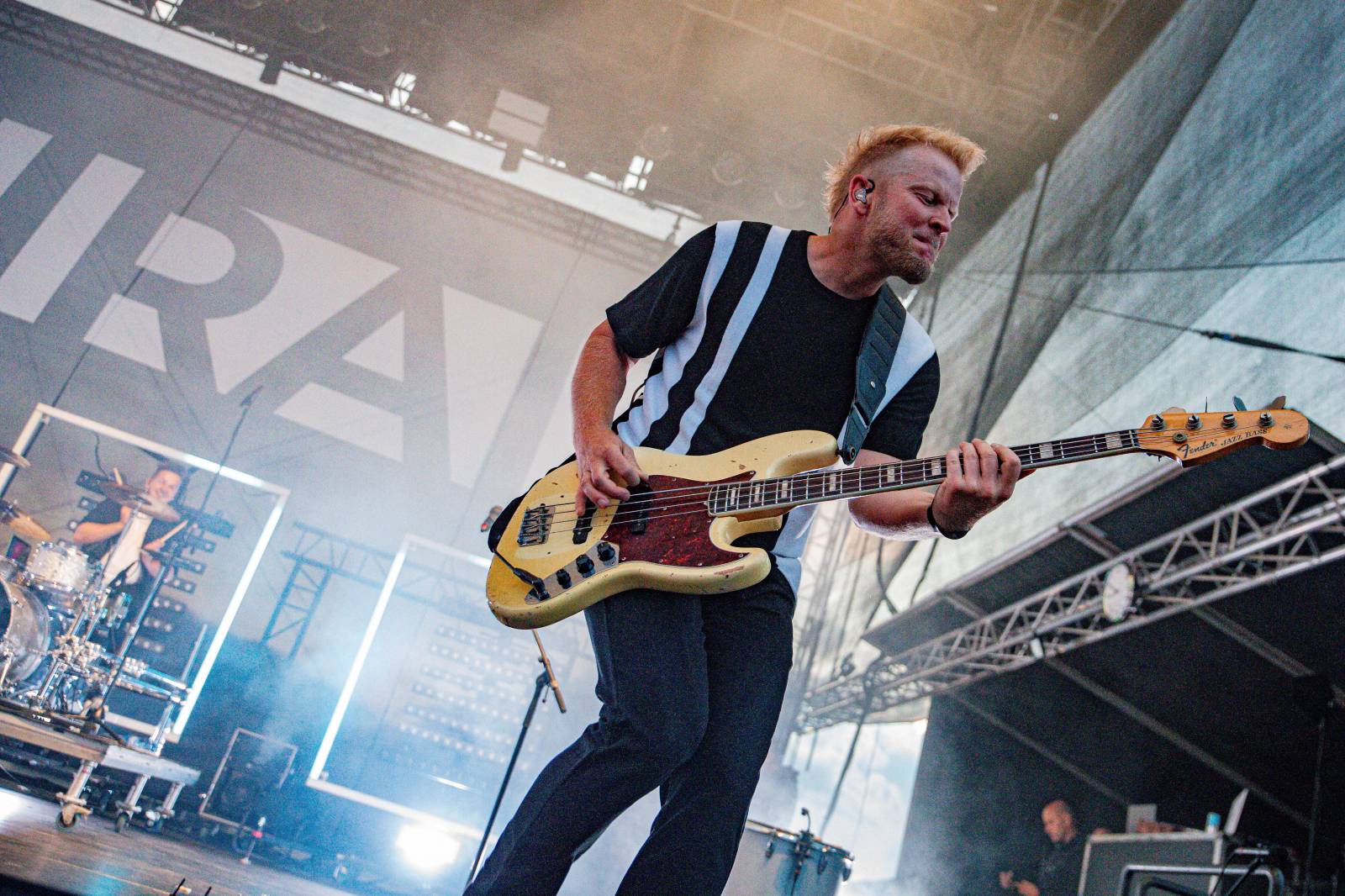 Tomáš Klus neváhal a vyrazil na Švihově mezi fanoušky. Na hradě zahráli i Kryštof, Gaia Mesiah nebo Anna K.
