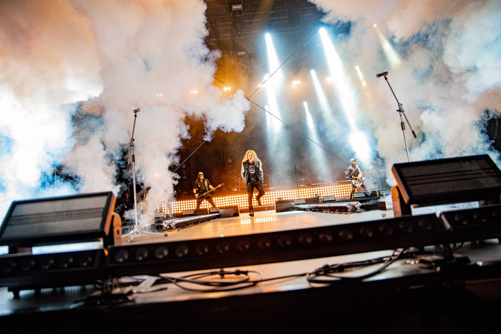 Tomáš Klus neváhal a vyrazil na Švihově mezi fanoušky. Na hradě zahráli i Kryštof, Gaia Mesiah nebo Anna K.