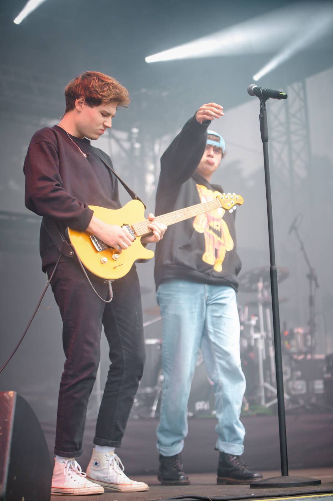 Na Vranově se zpívalo v dešti. Přehrady Fest přivítal Mig 21, UDG, Voxela, ATMO Music i Sofiana Medjmedj