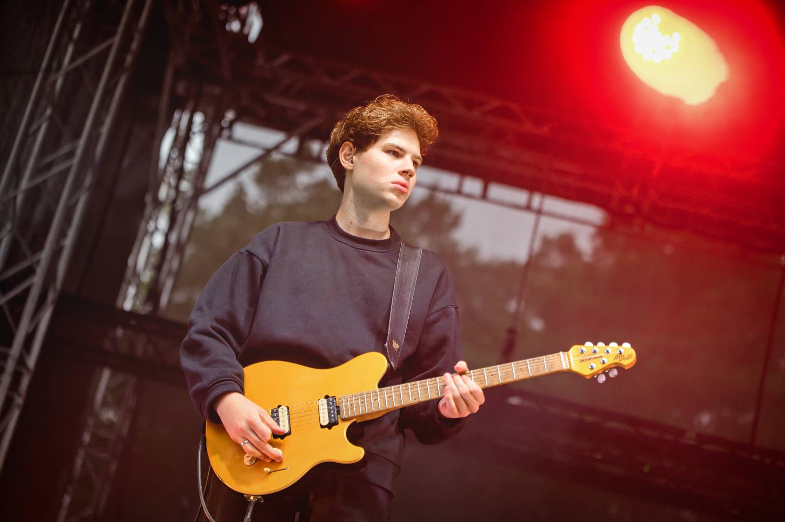 Na Vranově se zpívalo v dešti. Přehrady Fest přivítal Mig 21, UDG, Voxela, ATMO Music i Sofiana Medjmedj