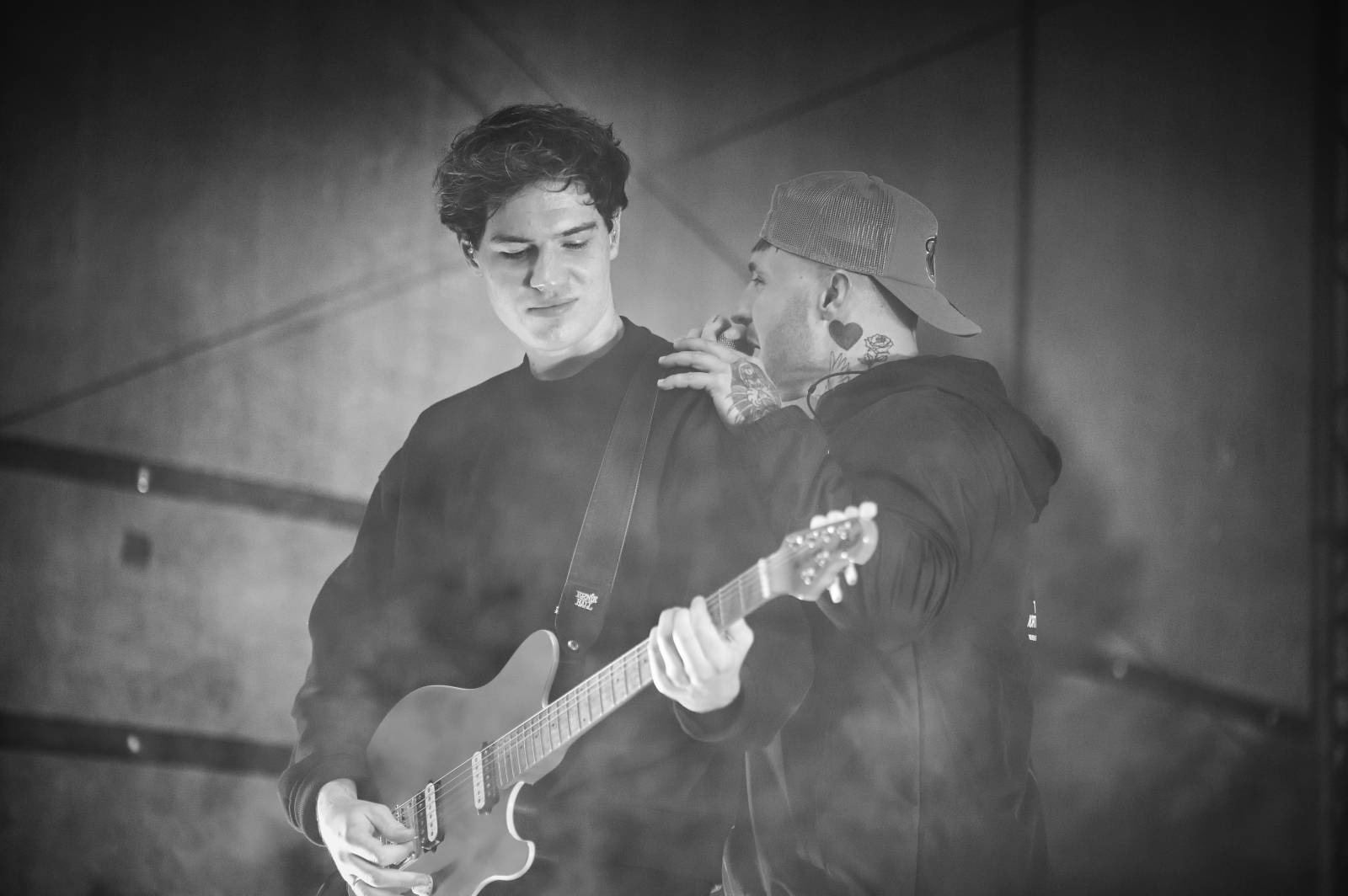 Na Vranově se zpívalo v dešti. Přehrady Fest přivítal Mig 21, UDG, Voxela, ATMO Music i Sofiana Medjmedj