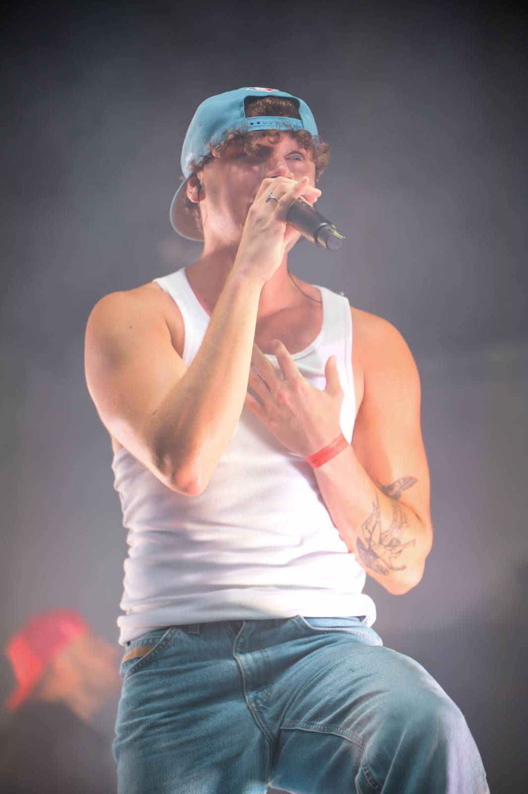 Na Vranově se zpívalo v dešti. Přehrady Fest přivítal Mig 21, UDG, Voxela, ATMO Music i Sofiana Medjmedj