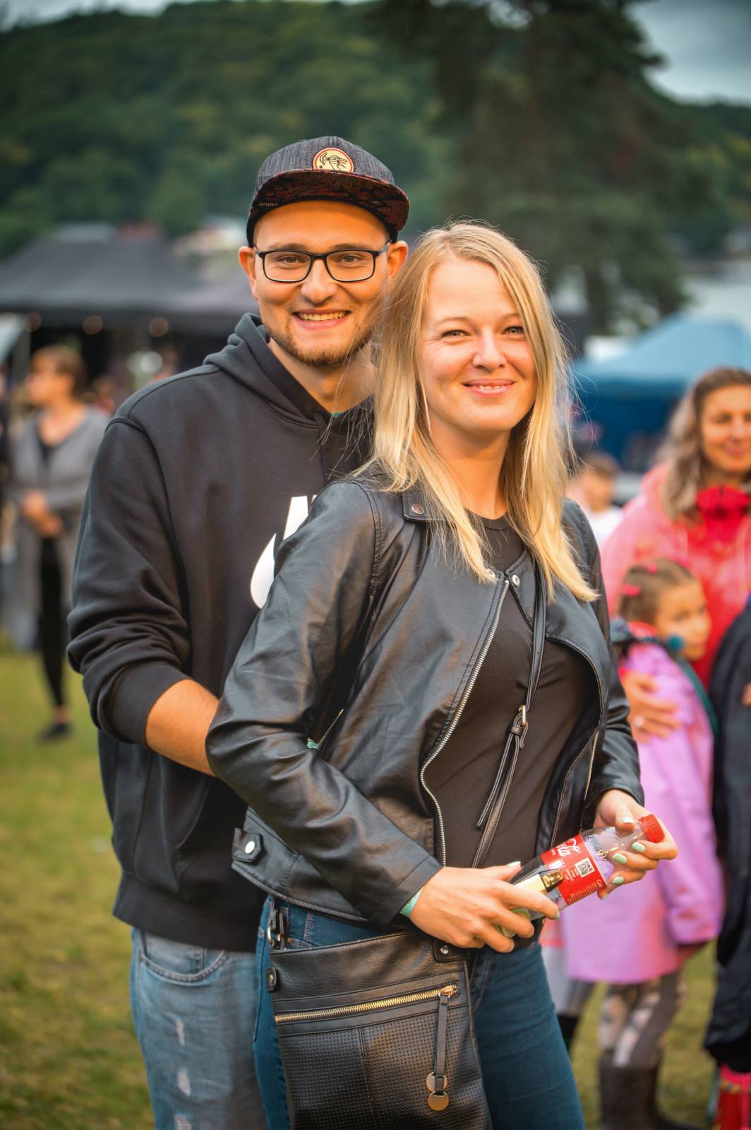 Na Vranově se zpívalo v dešti. Přehrady Fest přivítal Mig 21, UDG, Voxela, ATMO Music i Sofiana Medjmedj