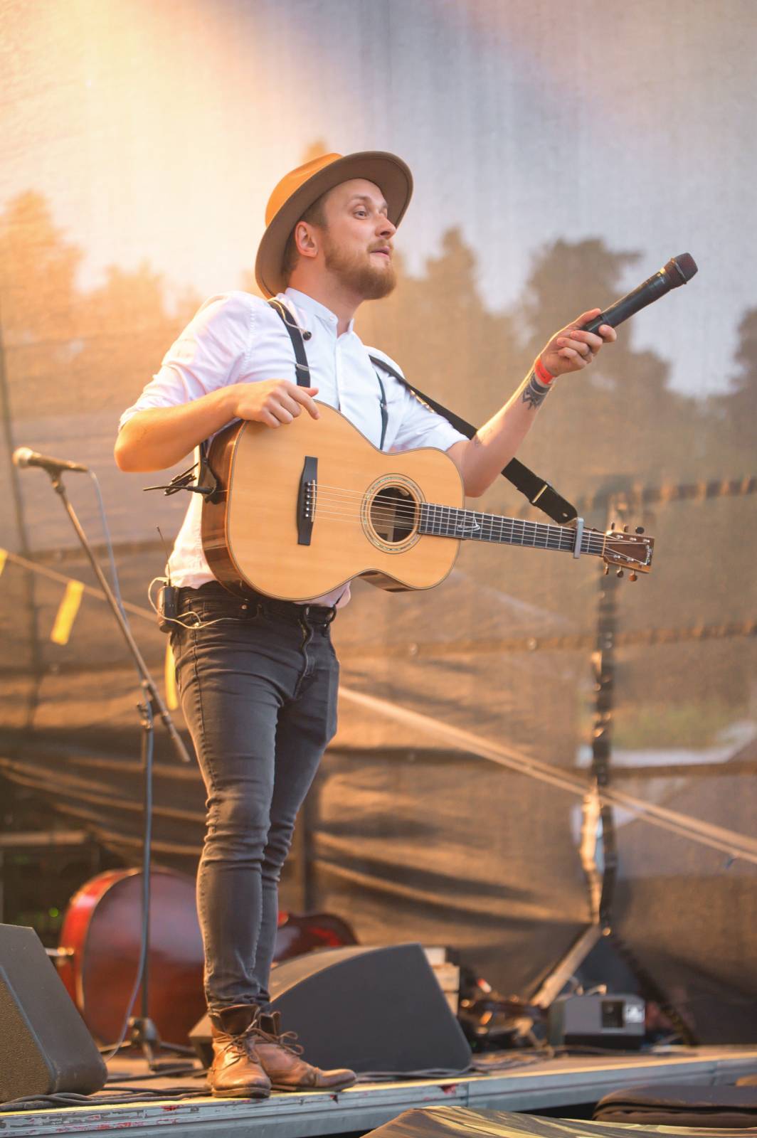 Na Vranově se zpívalo v dešti. Přehrady Fest přivítal Mig 21, UDG, Voxela, ATMO Music i Sofiana Medjmedj