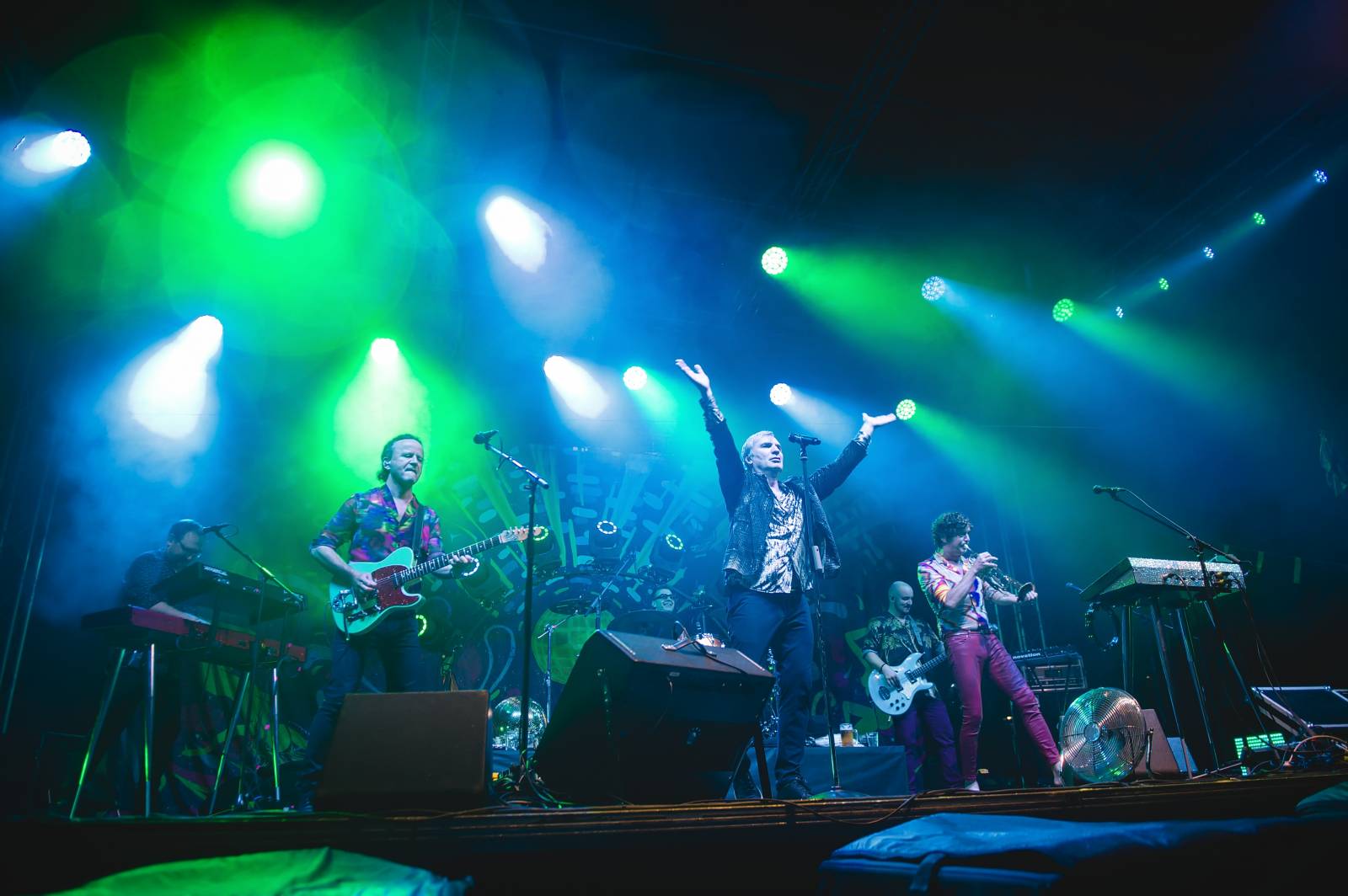 Na Vranově se zpívalo v dešti. Přehrady Fest přivítal Mig 21, UDG, Voxela, ATMO Music i Sofiana Medjmedj