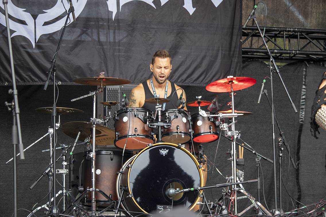 Brutal Assault startuje, metalisty zahřála party s Redzedem nebo Crippled Fingers