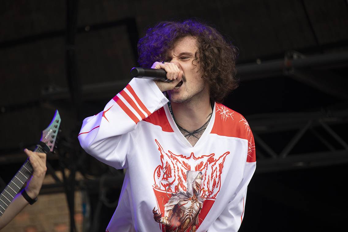 Brutal Assault startuje, metalisty zahřála party s Redzedem nebo Crippled Fingers