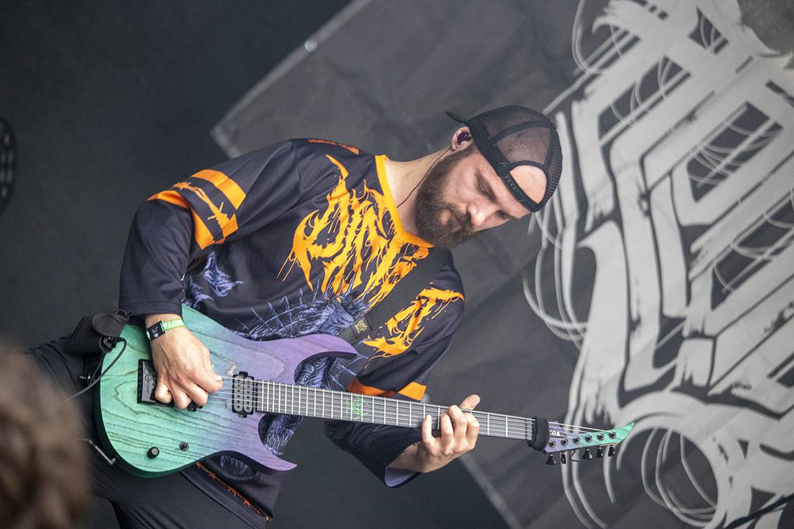 Brutal Assault startuje, metalisty zahřála party s Redzedem nebo Crippled Fingers