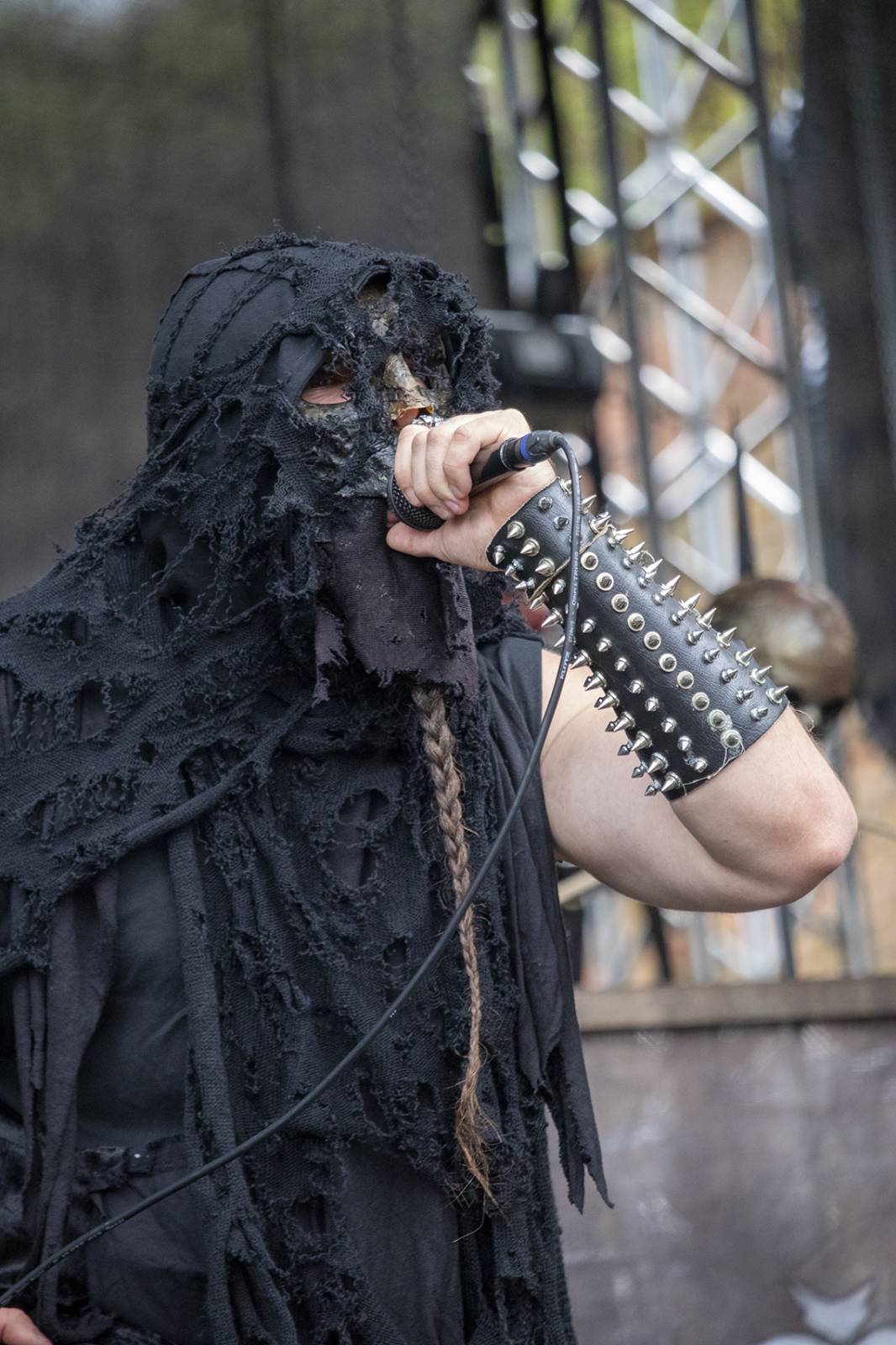 Brutal Assault startuje, metalisty zahřála party s Redzedem nebo Crippled Fingers