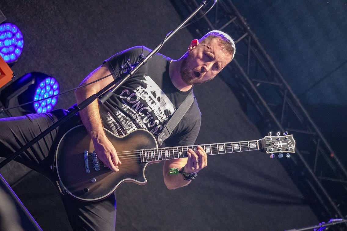 Brutal Assault startuje, metalisty zahřála party s Redzedem nebo Crippled Fingers