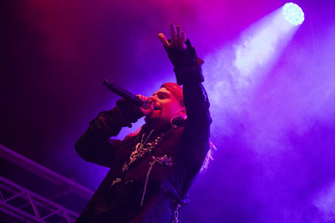 Brutal Assault startuje, metalisty zahřála party s Redzedem nebo Crippled Fingers