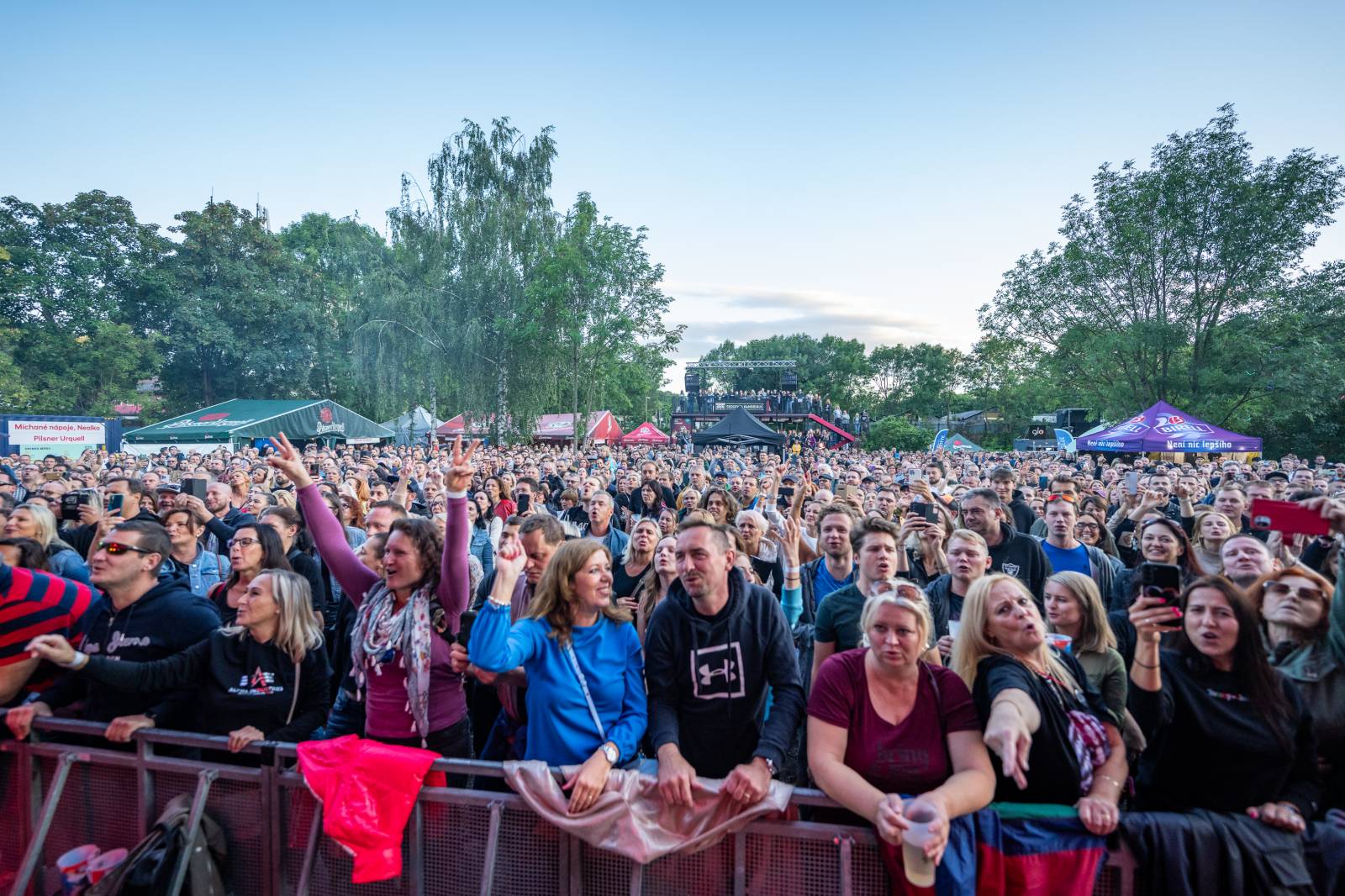 David Koller rozezpíval Ledárny Braník