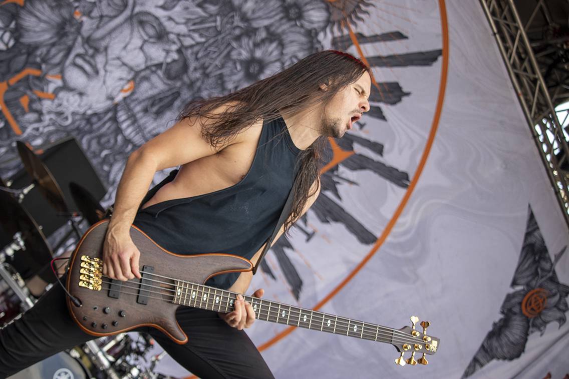 Pevností Josefov zase duní metal. První den Brutal Assault přivítal Beartooth, Heilung nebo Possessed