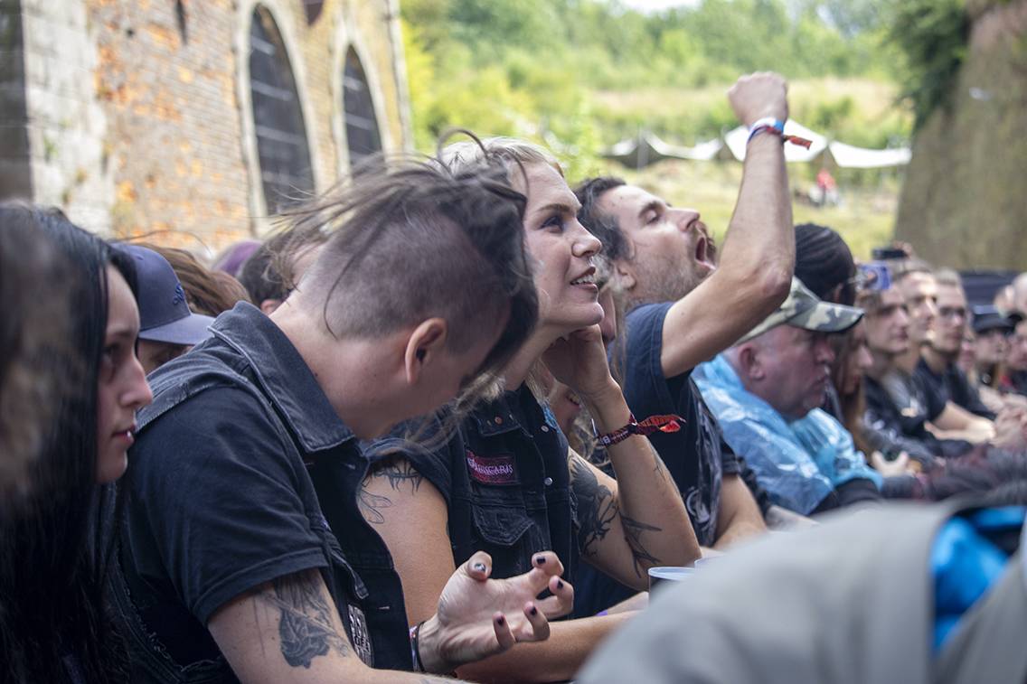 Pevností Josefov zase duní metal. První den Brutal Assault přivítal Beartooth, Heilung nebo Possessed