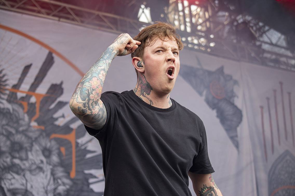 Pevností Josefov zase duní metal. První den Brutal Assault přivítal Beartooth, Heilung nebo Possessed