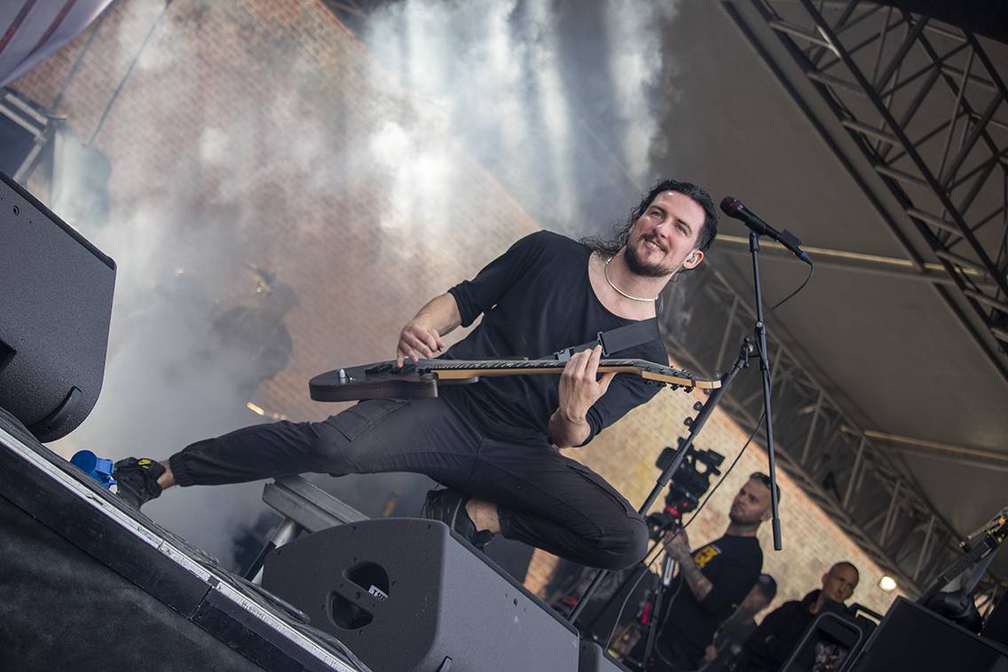 Pevností Josefov zase duní metal. První den Brutal Assault přivítal Beartooth, Heilung nebo Possessed