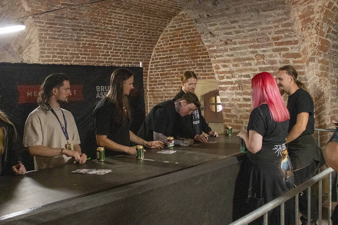 Pevností Josefov zase duní metal. První den Brutal Assault přivítal Beartooth, Heilung nebo Possessed