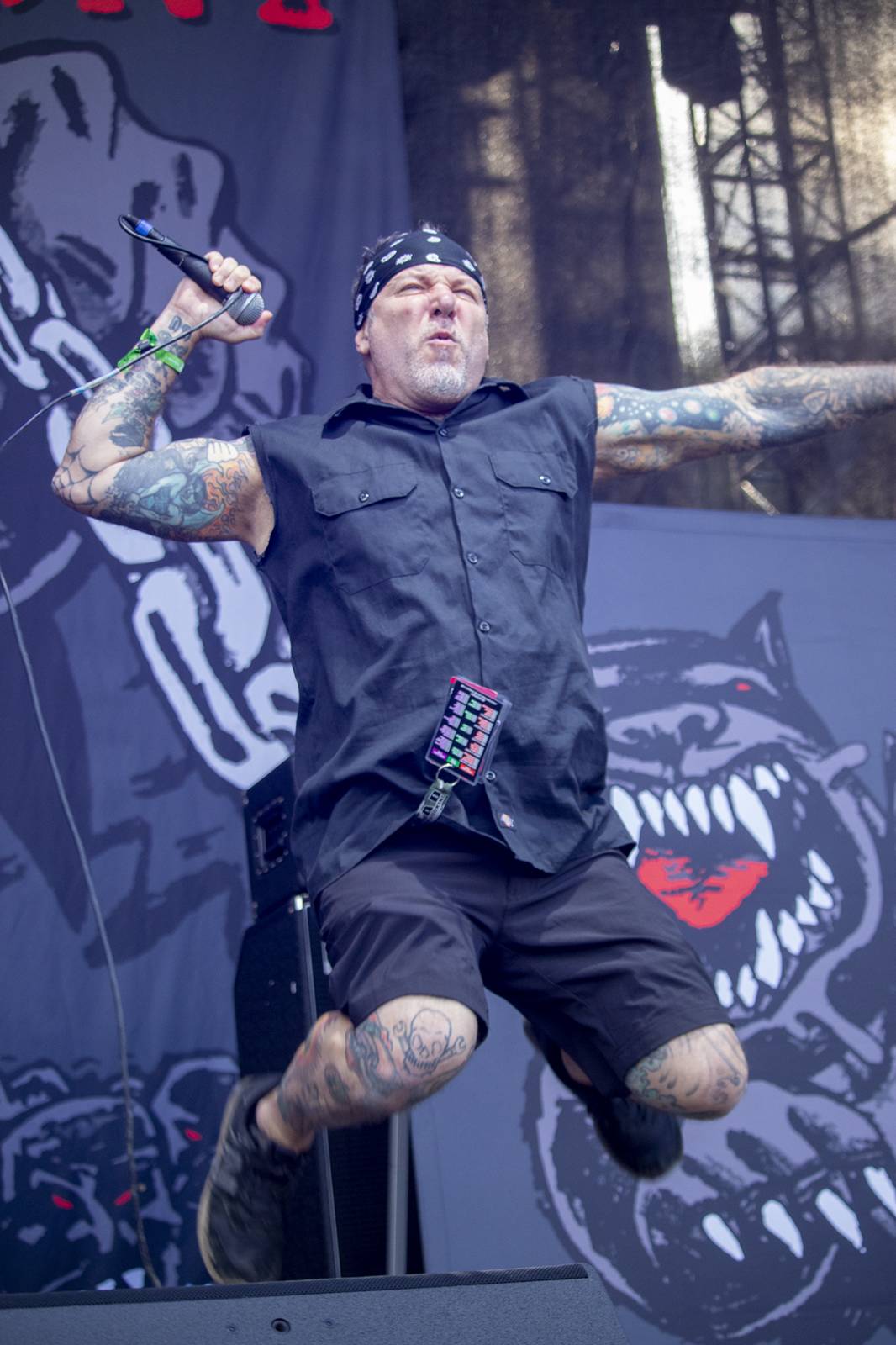 Pevností Josefov zase duní metal. První den Brutal Assault přivítal Beartooth, Heilung nebo Possessed