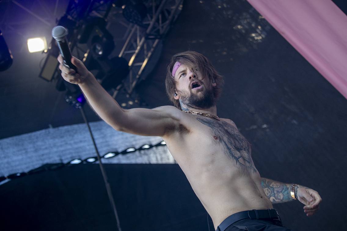 Pevností Josefov zase duní metal. První den Brutal Assault přivítal Beartooth, Heilung nebo Possessed