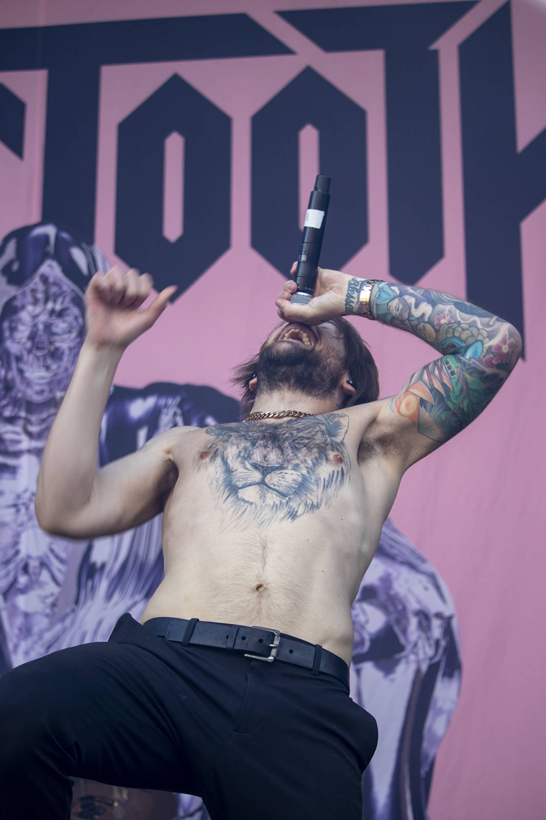 Pevností Josefov zase duní metal. První den Brutal Assault přivítal Beartooth, Heilung nebo Possessed