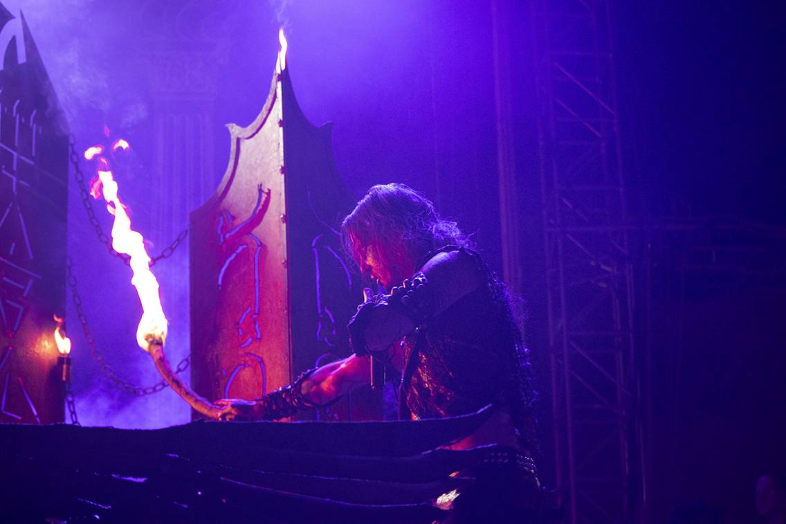 Hořící pochodeň v publiku i stage diving. Druhý den Brutal Assault rozvířili Get the Shot, In Flames nebo Sepultura