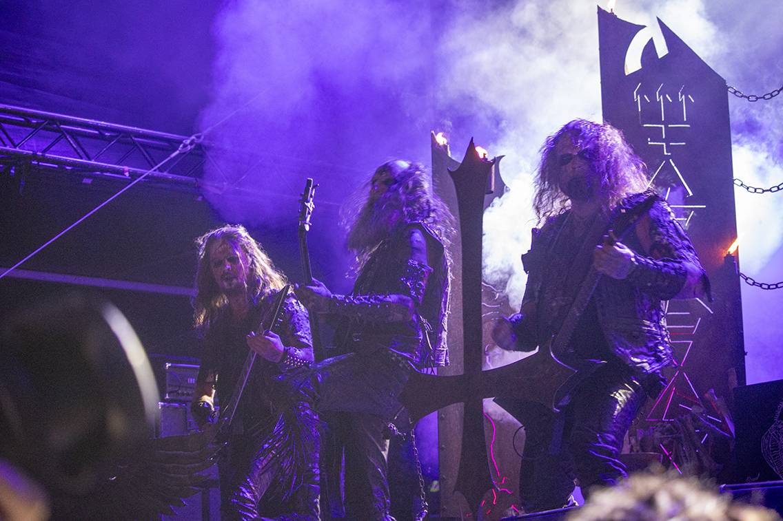 Hořící pochodeň v publiku i stage diving. Druhý den Brutal Assault rozvířili Get the Shot, In Flames nebo Sepultura