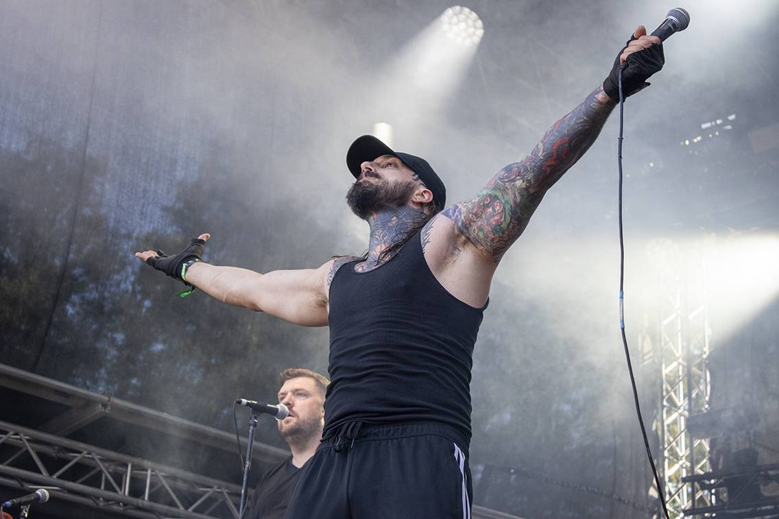 Hořící pochodeň v publiku i stage diving. Druhý den Brutal Assault rozvířili Get the Shot, In Flames nebo Sepultura