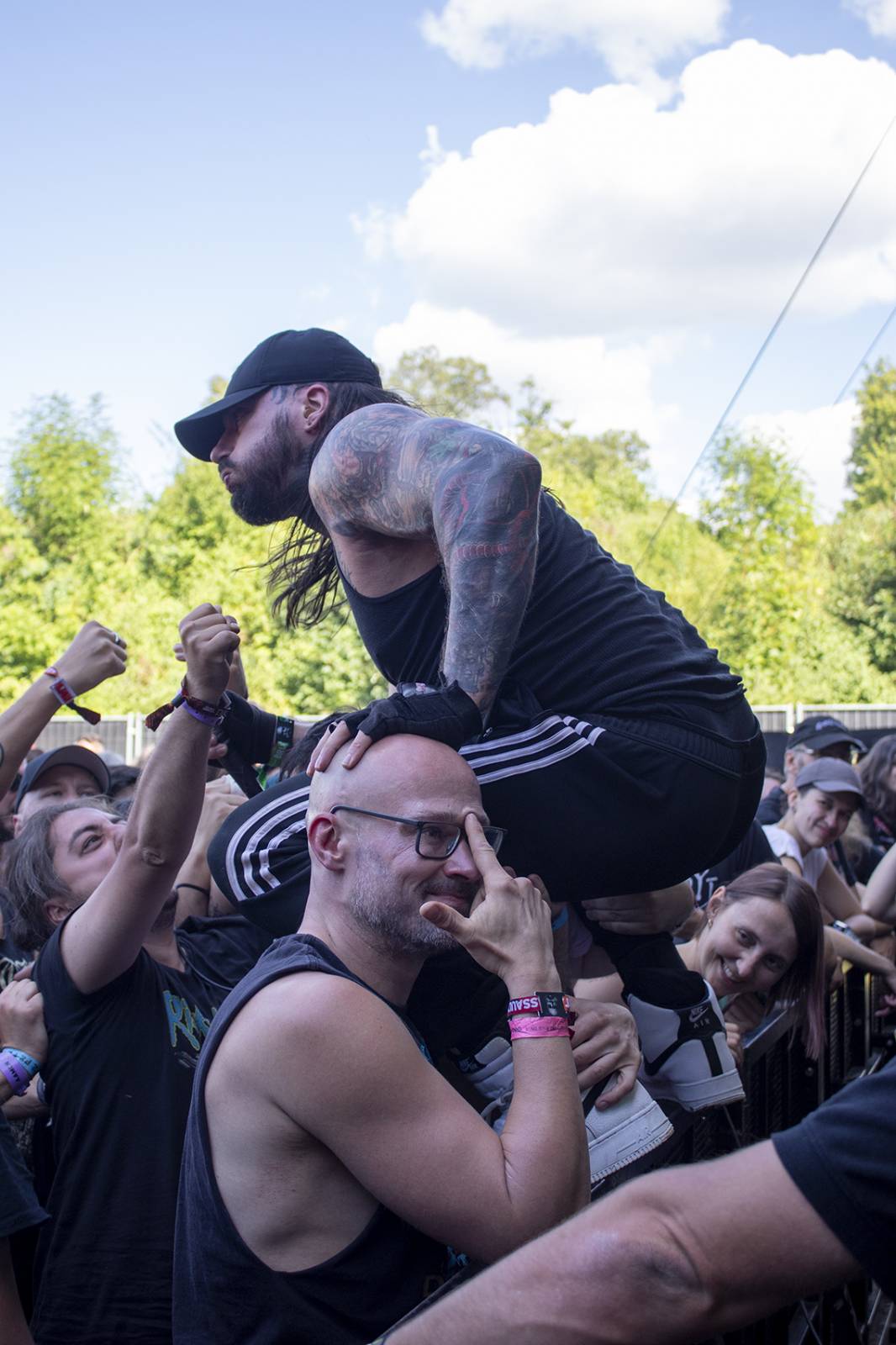 Hořící pochodeň v publiku i stage diving. Druhý den Brutal Assault rozvířili Get the Shot, In Flames nebo Sepultura