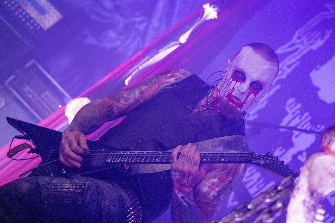 Hořící pochodeň v publiku i stage diving. Druhý den Brutal Assault rozvířili Get the Shot, In Flames nebo Sepultura