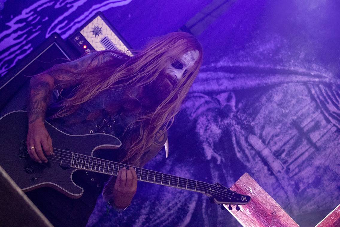 Hořící pochodeň v publiku i stage diving. Druhý den Brutal Assault rozvířili Get the Shot, In Flames nebo Sepultura