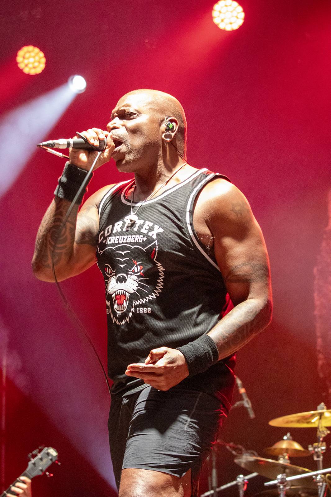 Hořící pochodeň v publiku i stage diving. Druhý den Brutal Assault rozvířili Get the Shot, In Flames nebo Sepultura