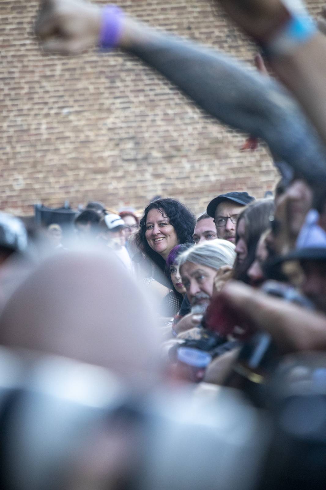 Hořící pochodeň v publiku i stage diving. Druhý den Brutal Assault rozvířili Get the Shot, In Flames nebo Sepultura